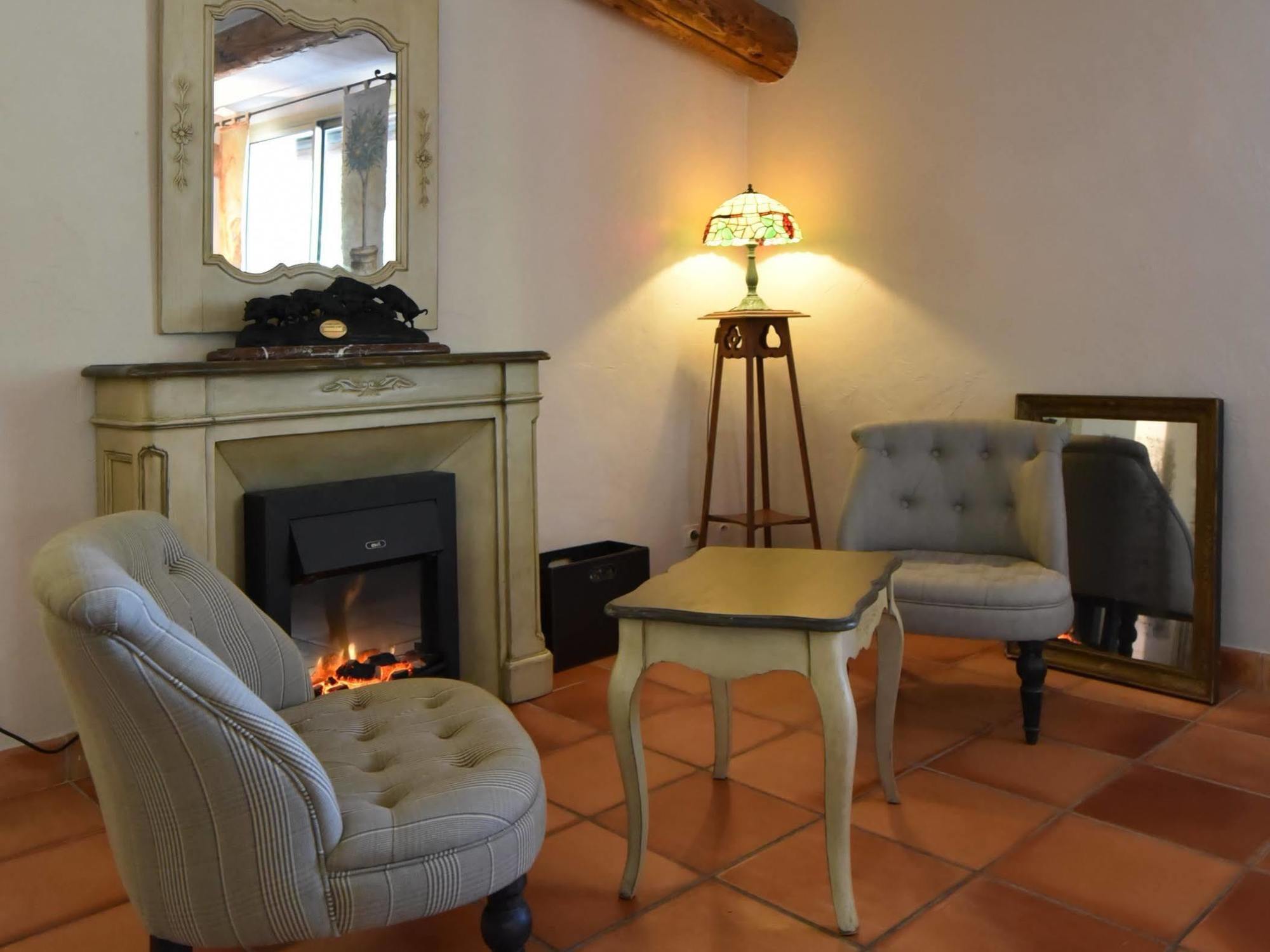 Hotel Mas De Cure Bourse LʼIsle-sur-la-Sorgue Eksteriør bilde